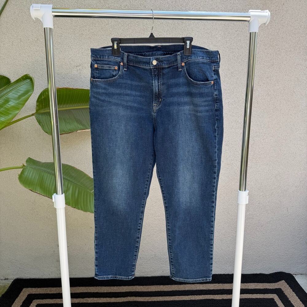 GAP Girlfriend Mid Rise Jeans Womens 33R Dark Wash Stretch Straight Denim